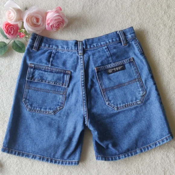 Calvin Klein Jean Shorts Sz(1) 100% Cotton - Picture 4 of 5